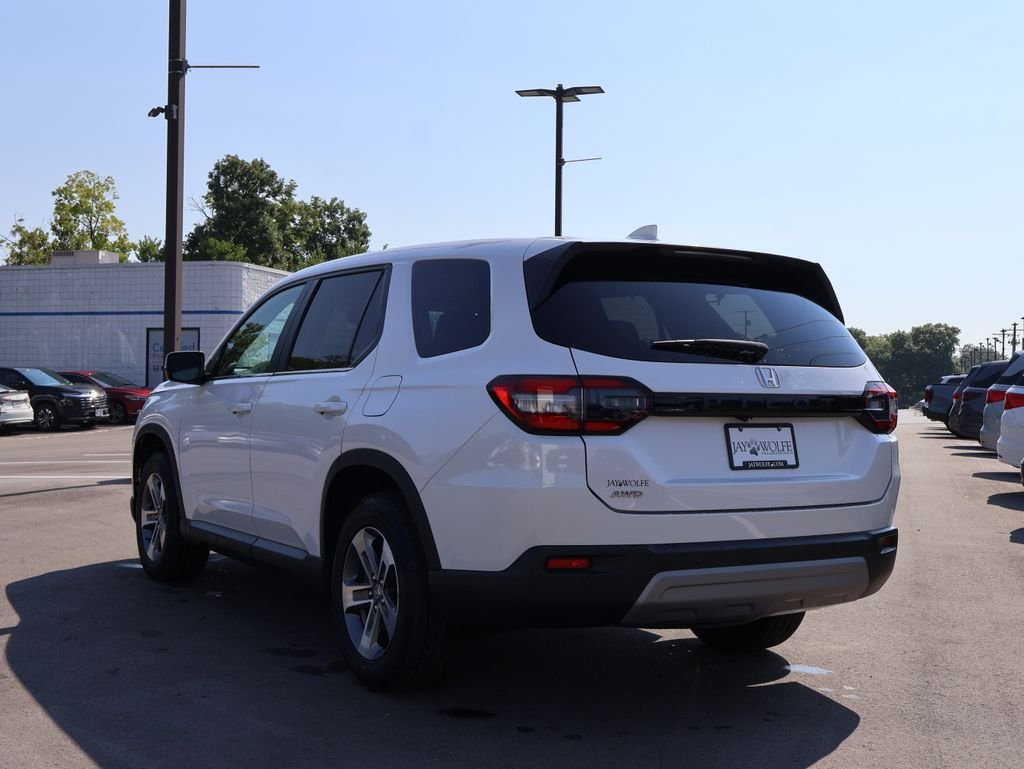 Used 2023 White Honda EX-L image 5