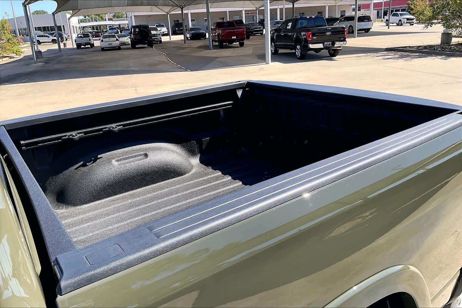 New 2027 Tank Exterior Paint RAM Laramie image 16
