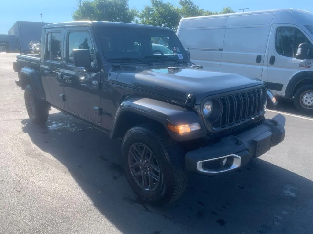 Used 2024 Granite Crystal Metallic Clearcoat Jeep Sport S image 5