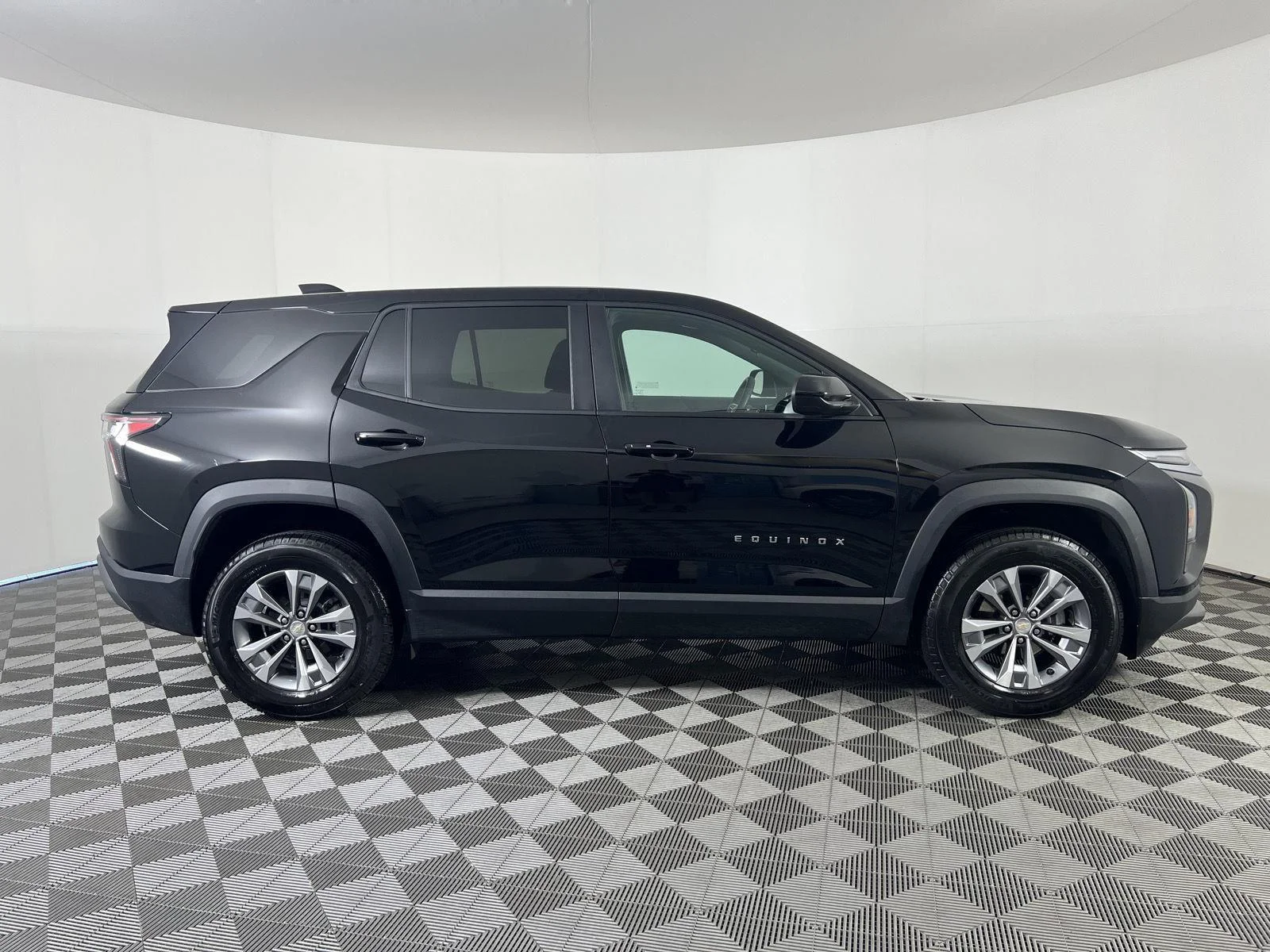 Used 2025 Mosaic Black Metallic Chevrolet AWD LT image 23