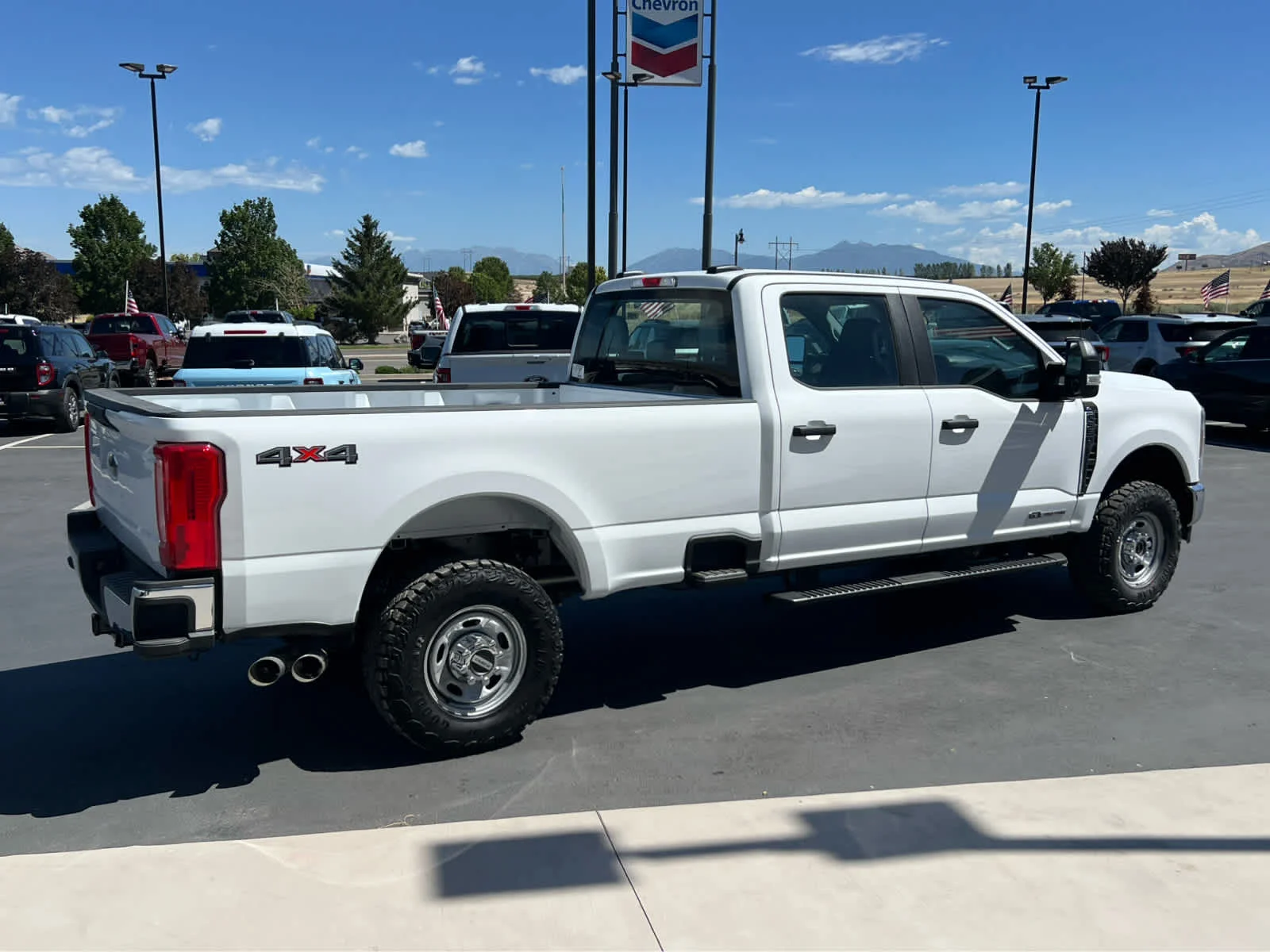 New 2026 Oxford White Ford XL image 7