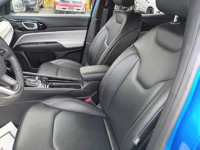 Used 2024 Blue Jeep Limited image 12
