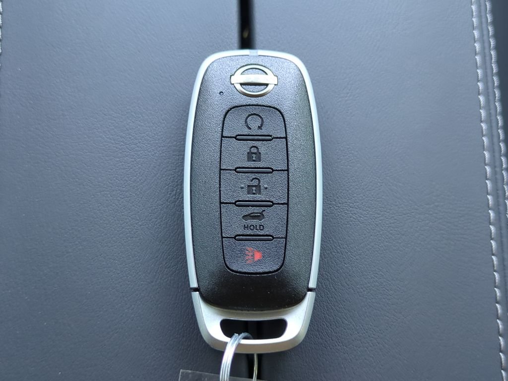 New 2026 Everest White Pearl TriCoat Nissan Dark Armor™ image 39