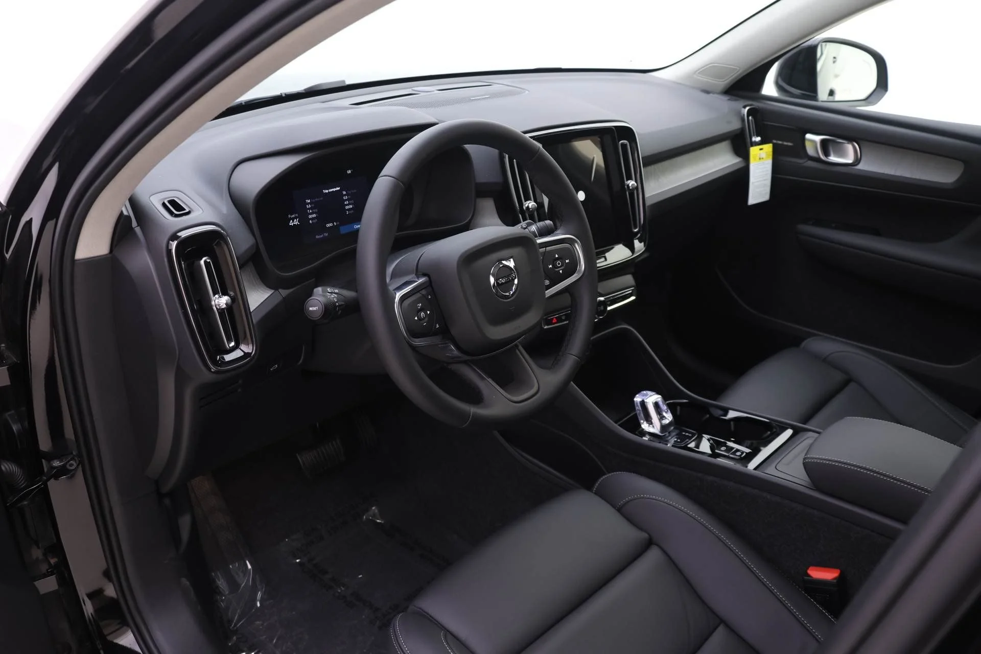 2025 Volvo XC40 Ultra - Photo 6