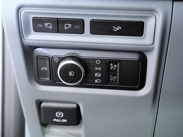 Used 2023 Silver Ford XLT image 25