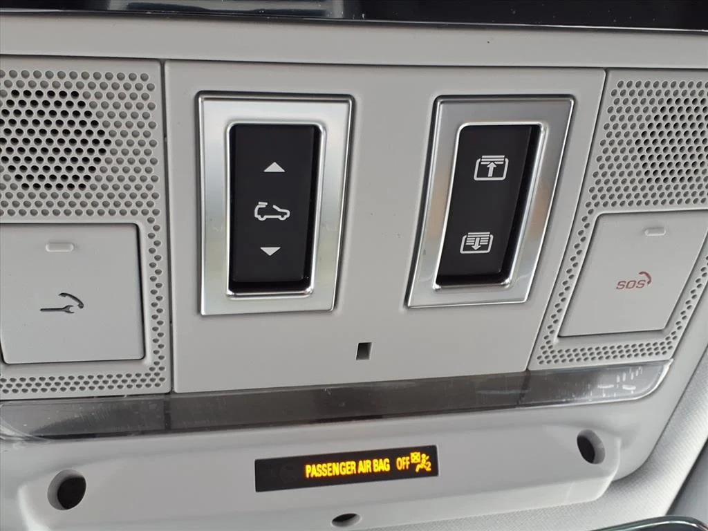 New 2026 Santorini Black LAND ROVER S image 21