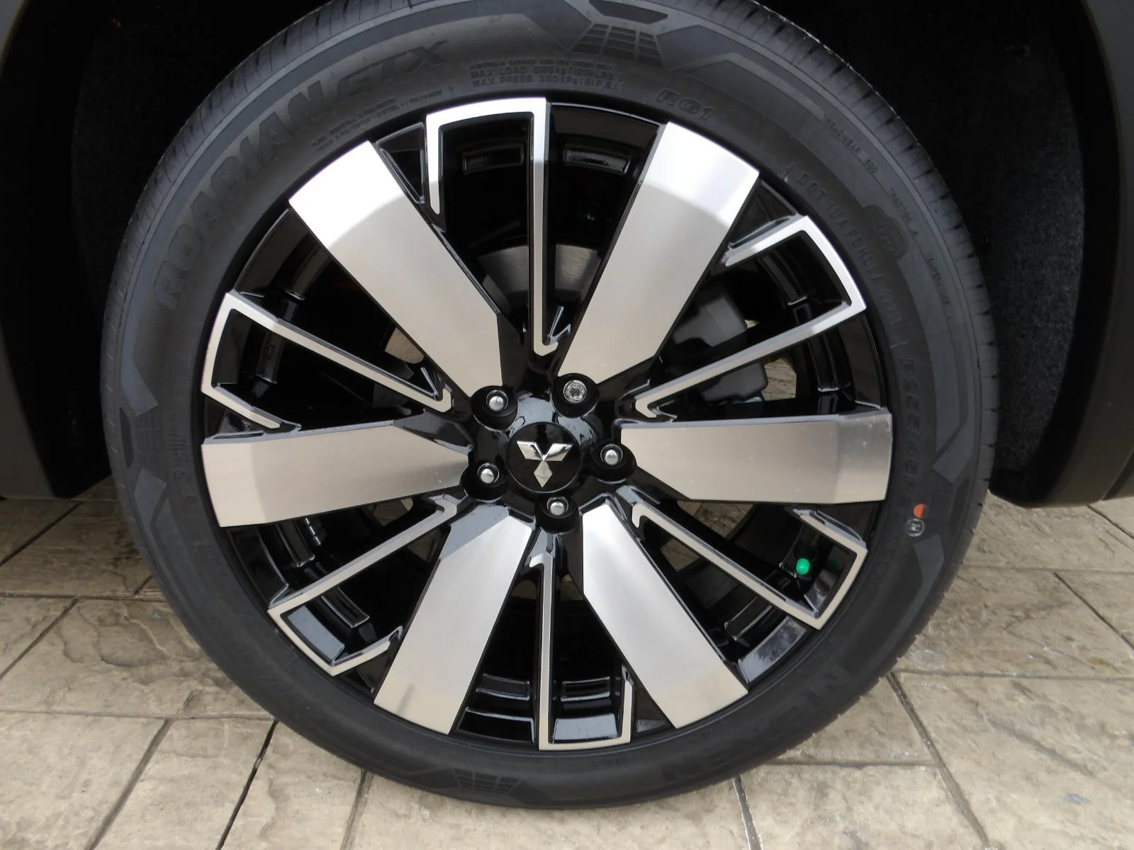 2026 Mitsubishi Outlander SE - Photo 12