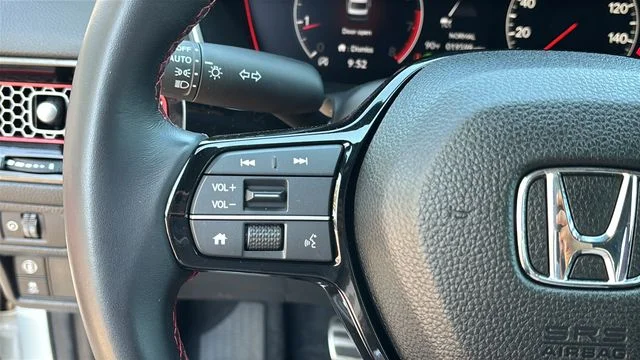 Used 2024  Honda Base image 23