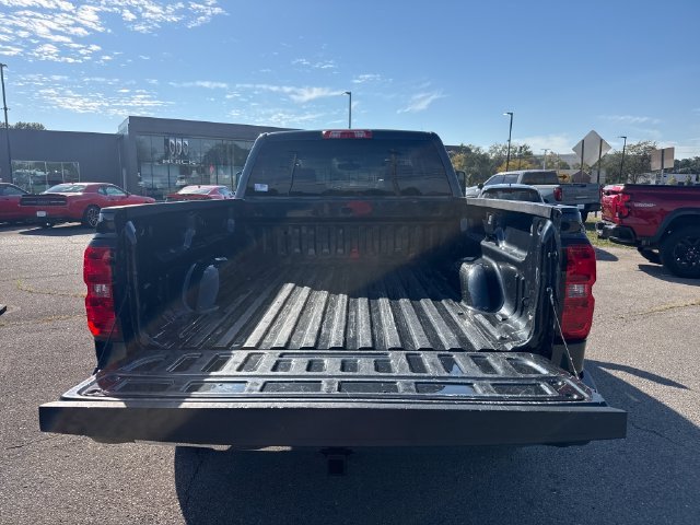 Used 2018 Gray Chevrolet LT image 9