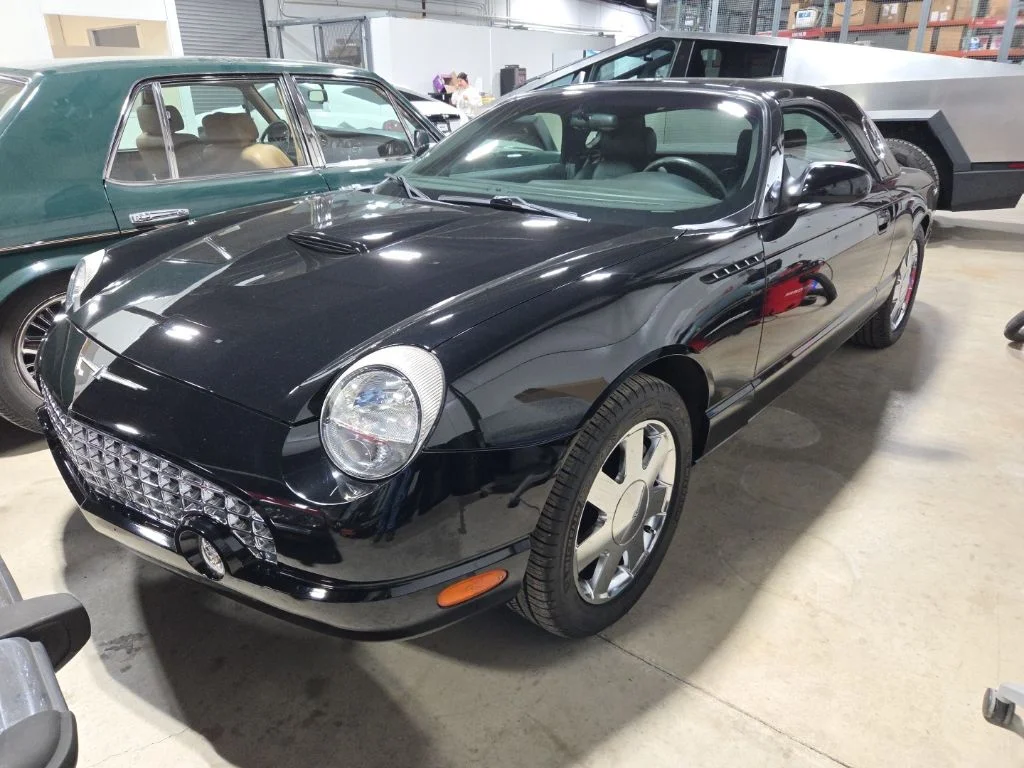 Used 2002  Ford Base image 1