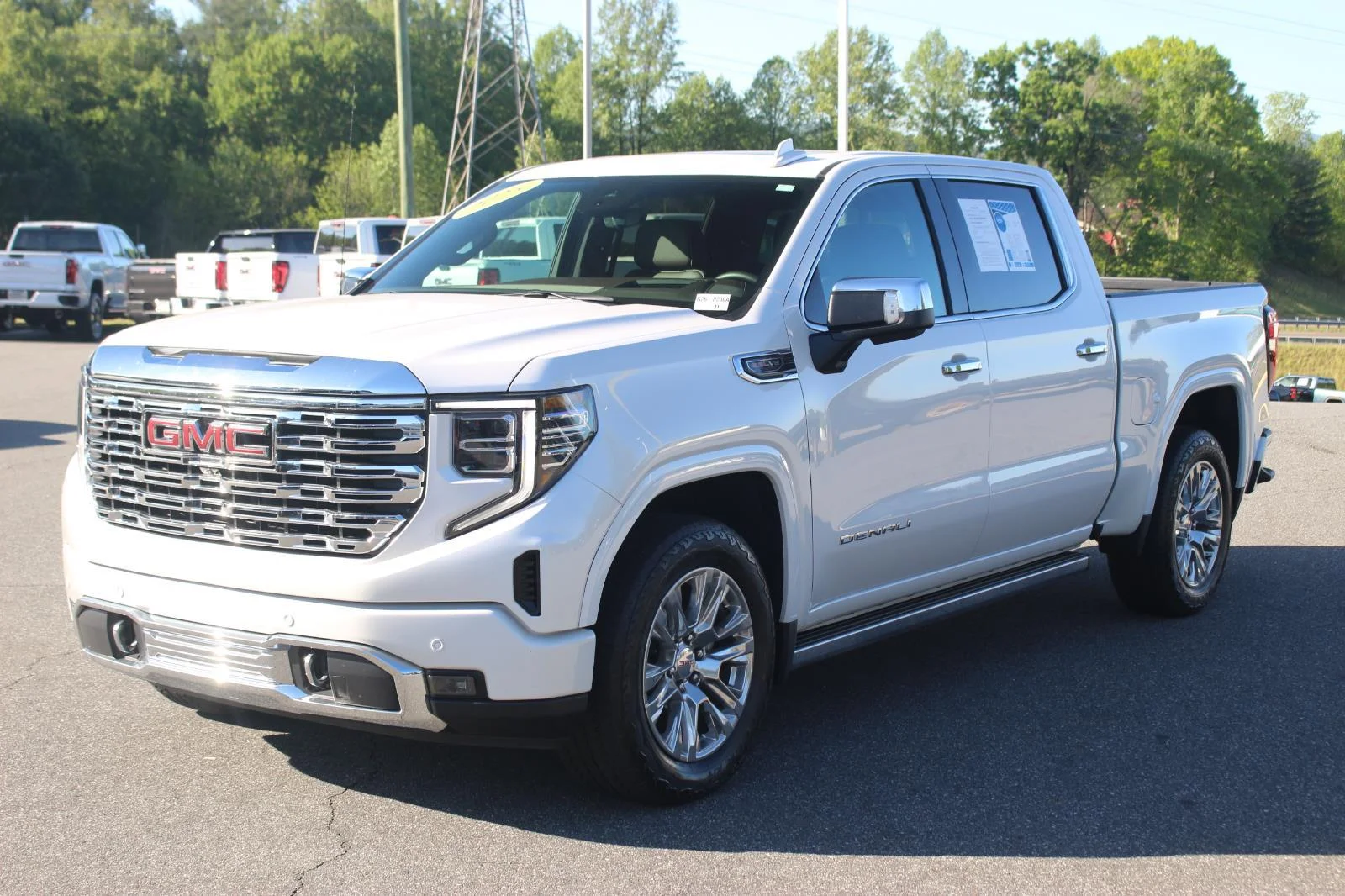 Used 2025 White Frost Tricoat GMC Denali image 3
