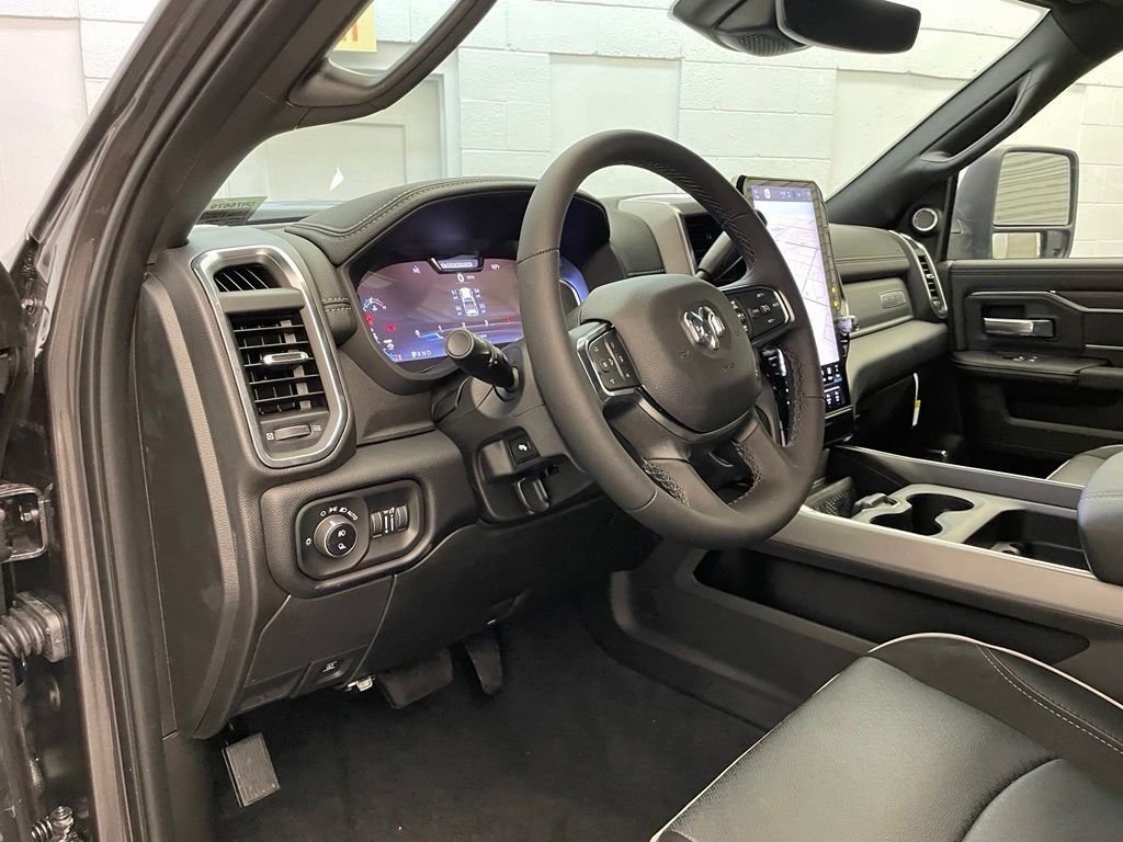 New 2026 Granite Crystal Metallic Clear-Coat Exterior Paint RAM Laramie image 18