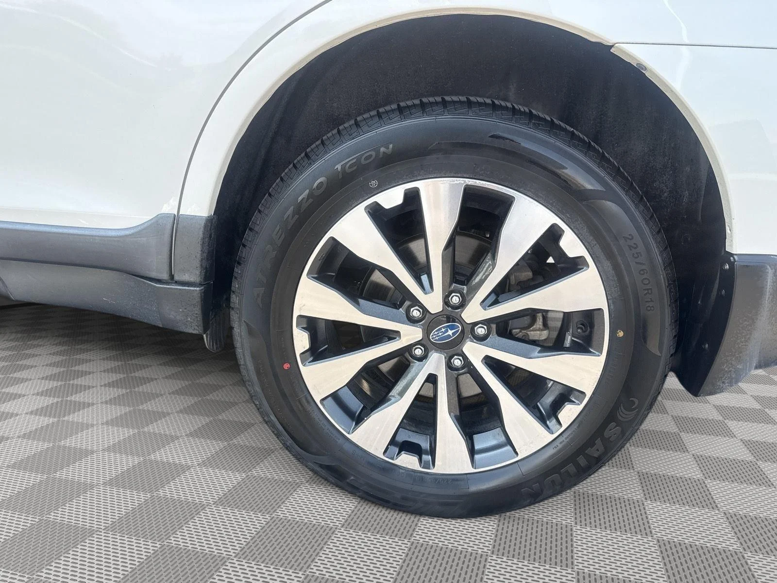 Used 2017 Crystal White Pearl Subaru Limited image 15