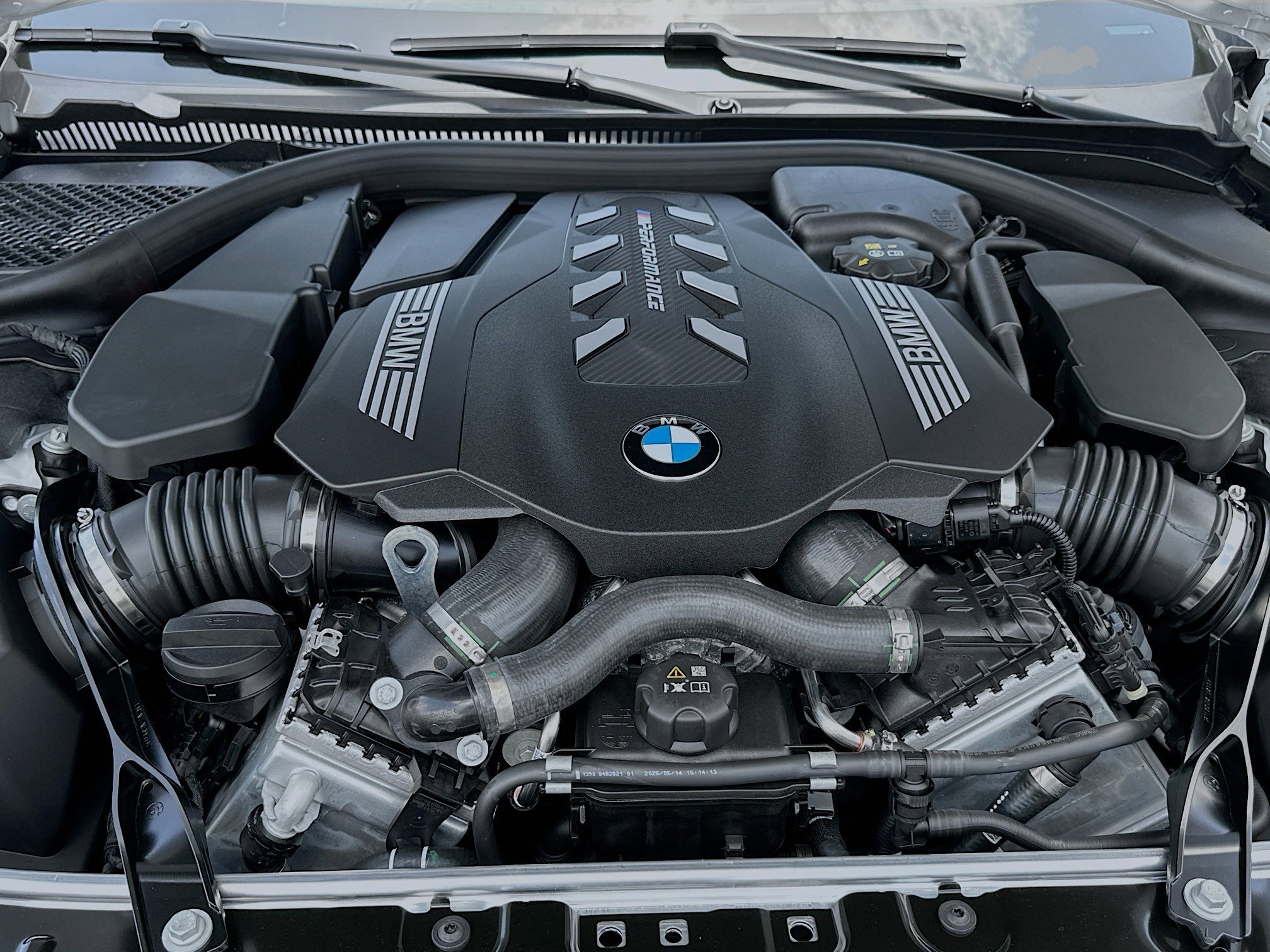 2026 BMW 8 Series M850i - Photo 25