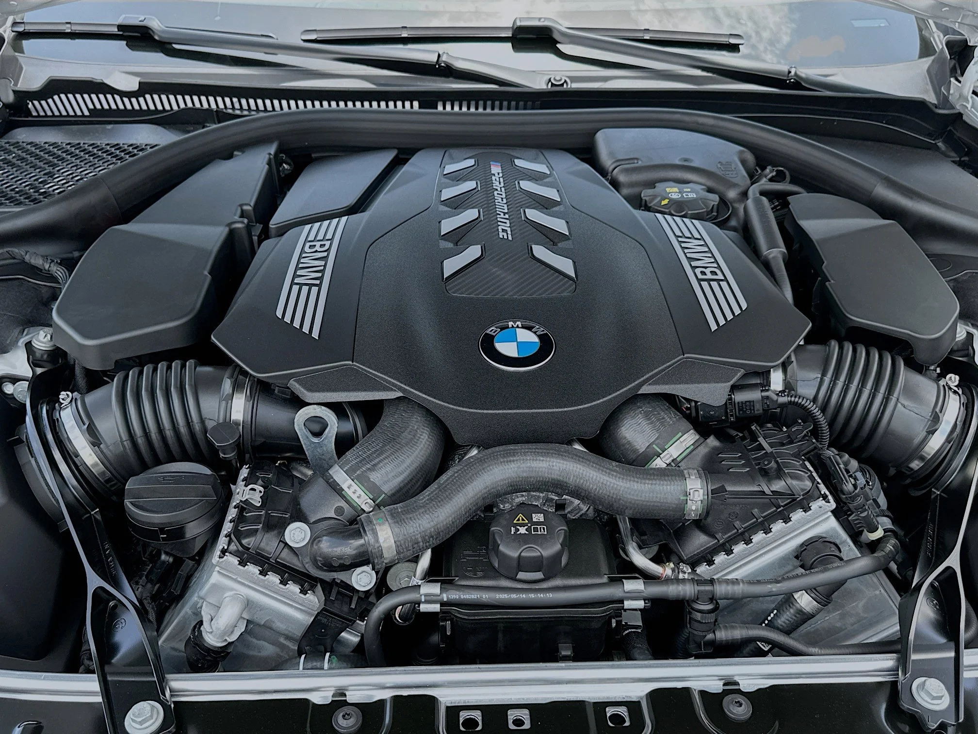 2026 BMW 8 Series M850i - Photo 25