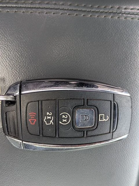 Used 2019 Gray Lincoln Reserve image 29