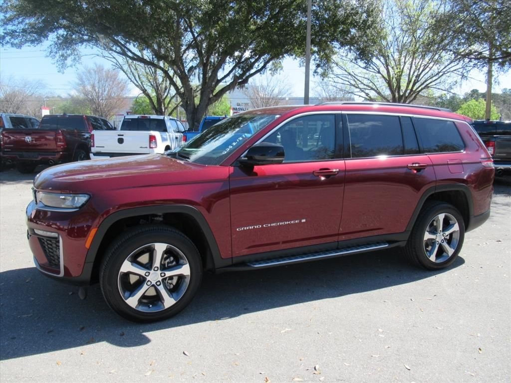 New 2026 Velvet Red Pearl-Coat Exterior Paint Jeep Limited image 4
