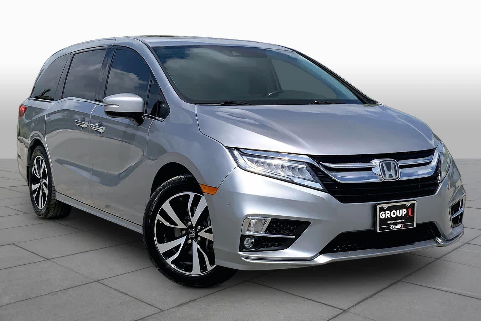 Used 2020 Lunar Silver Metallic Honda Elite image 3