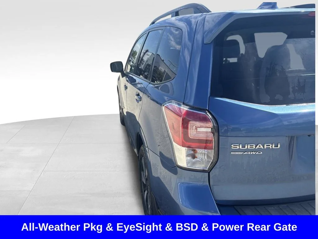 Used 2017 Blue Subaru 2.5i Premium image 4