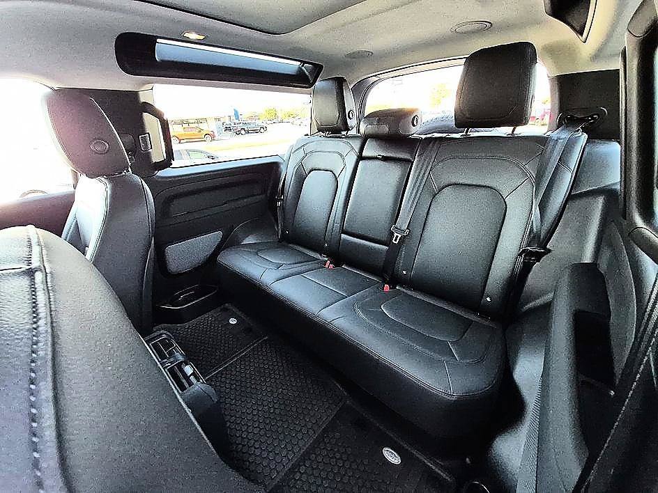 Used 2023 Tasman Blue Metallic Land Rover SE image 29