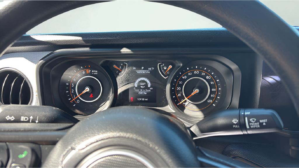Used 2025 White Jeep Nighthawk image 26