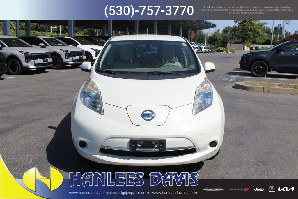 Used 2012 White Nissan SV image 4