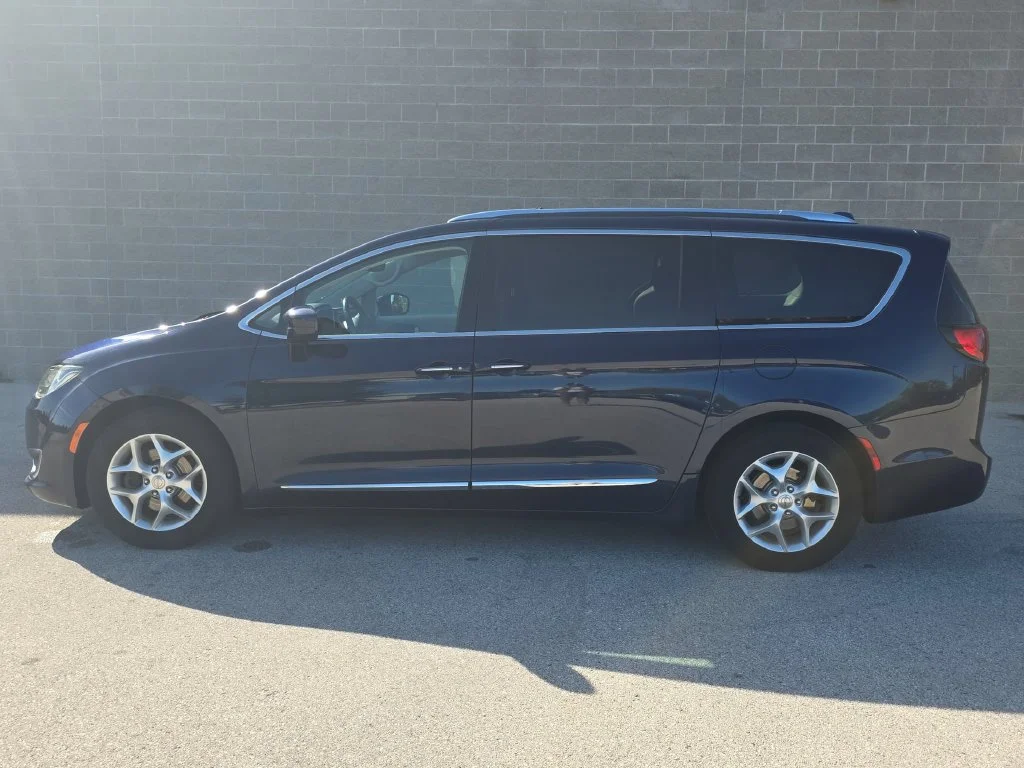 Used 2017 Blue Chrysler Touring L Plus image 10
