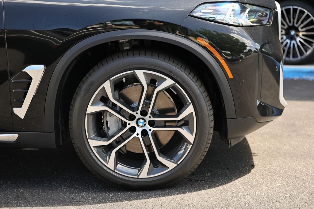 New 2026 Black Sapphire Metallic BMW xDrive50e image 5