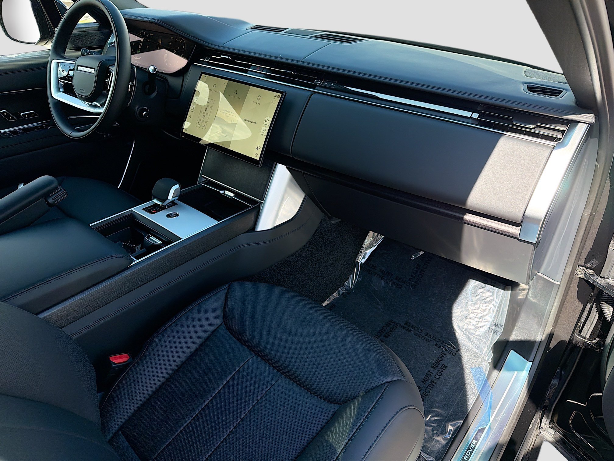 New 2026 Santorini Black LAND ROVER SE 7 Seats image 13