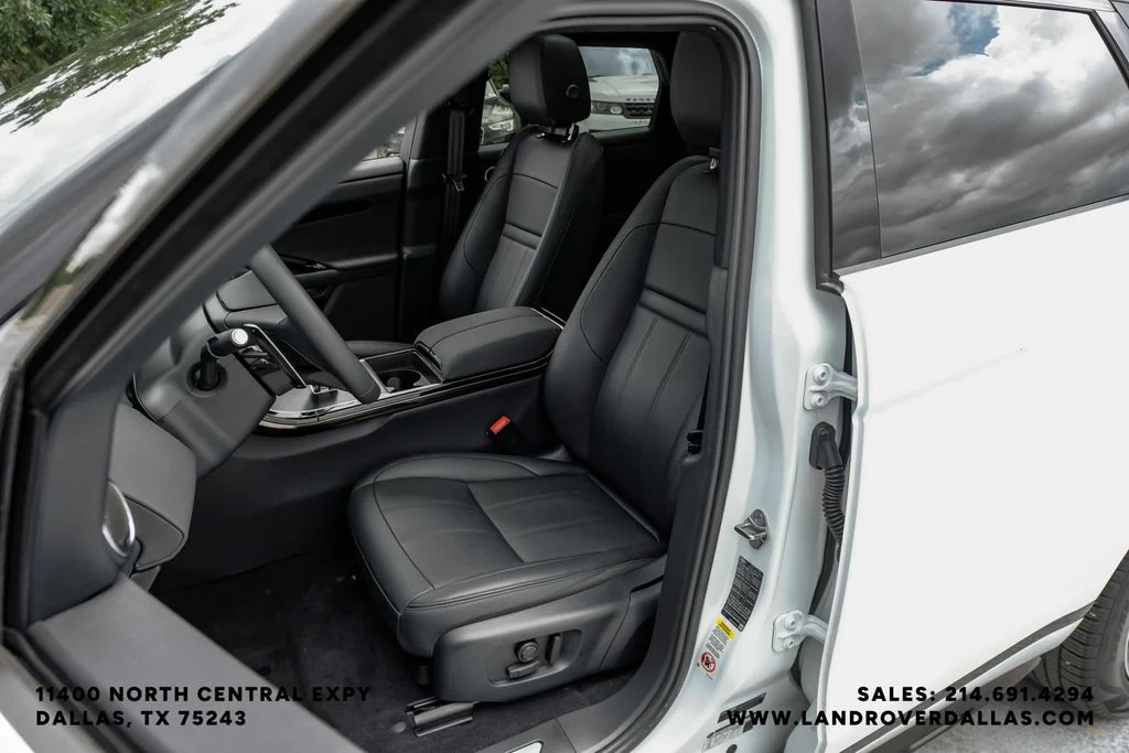 Used 2026 White Land Rover Dynamic image 38