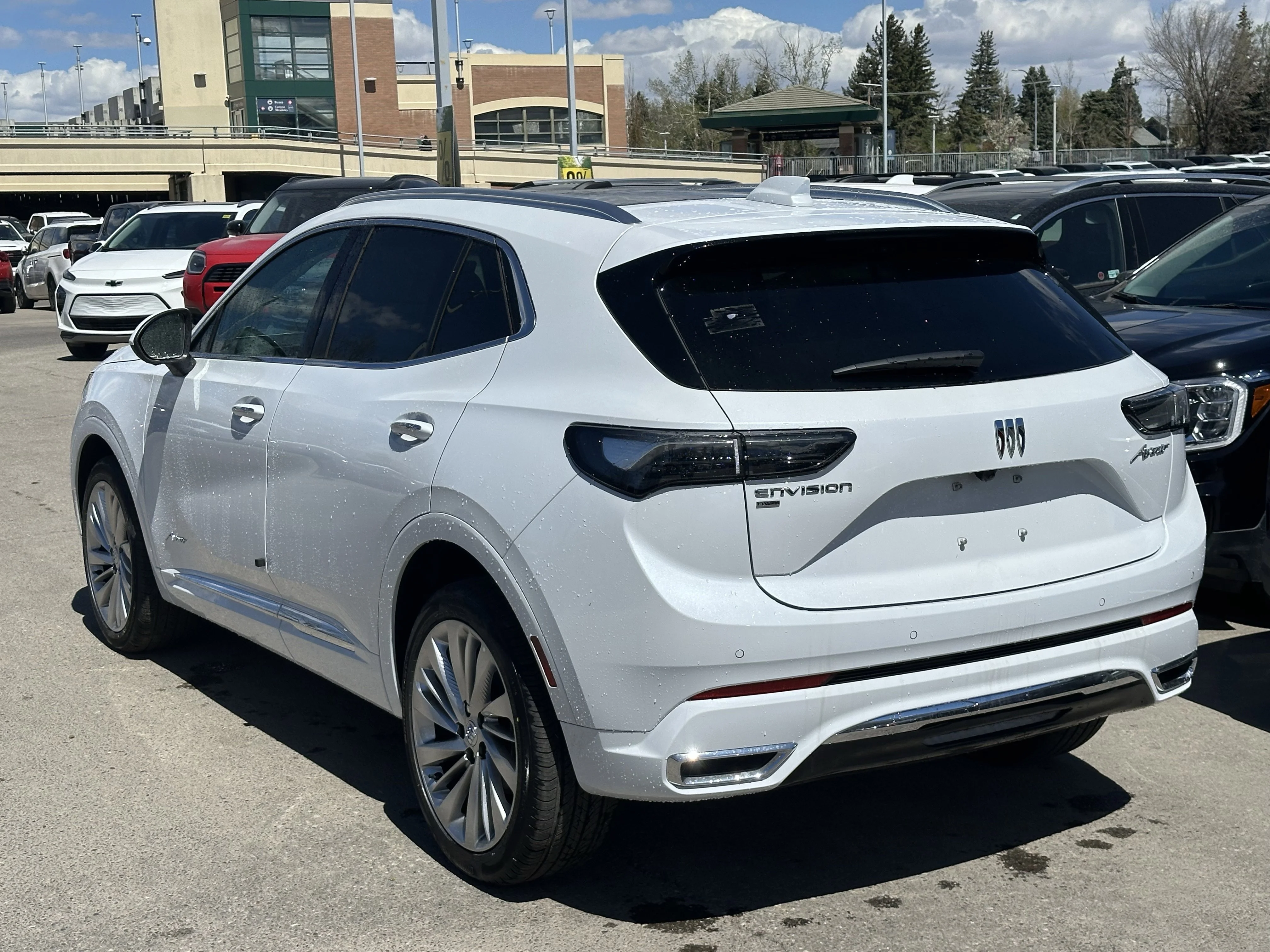 New 2026 Iridescent White Tricoat Buick Avenir image 4