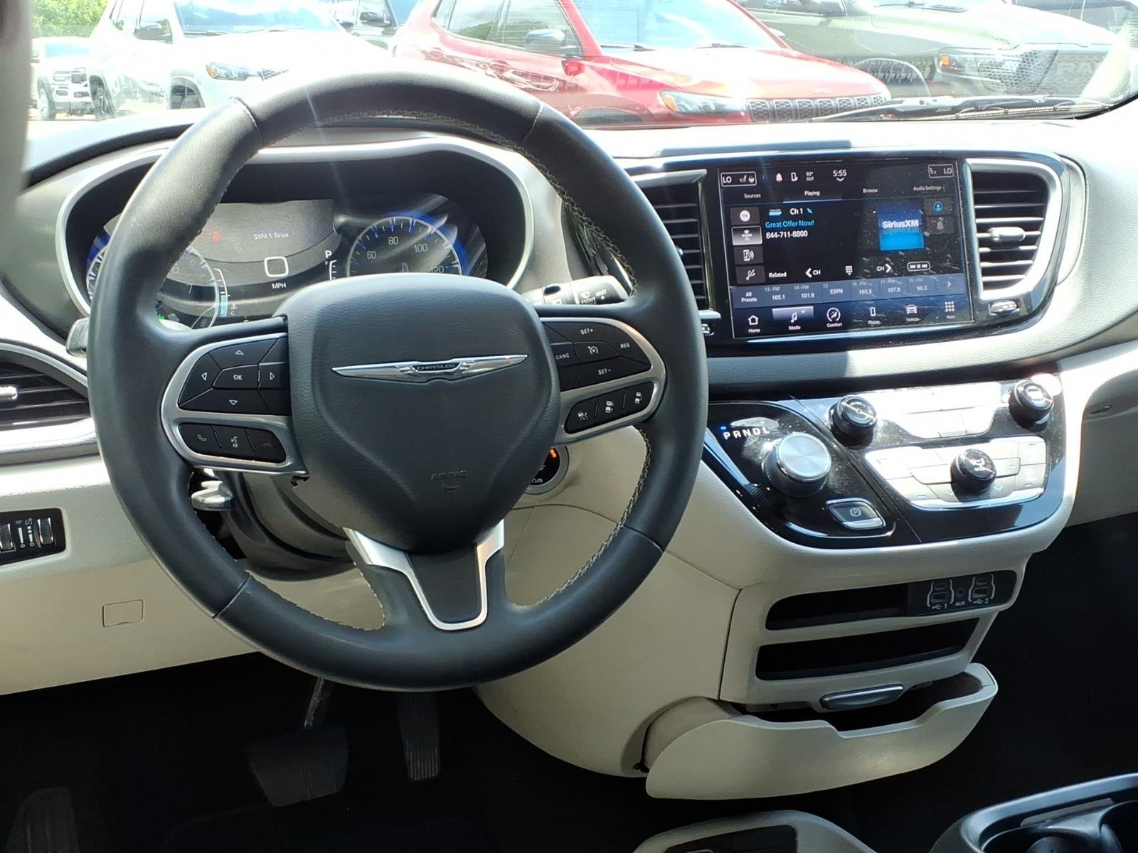 Certified Used 2023 Velvet Chrysler Touring L image 3