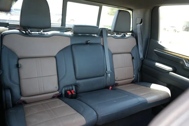 Used 2023 Red Chevrolet High Country image 11