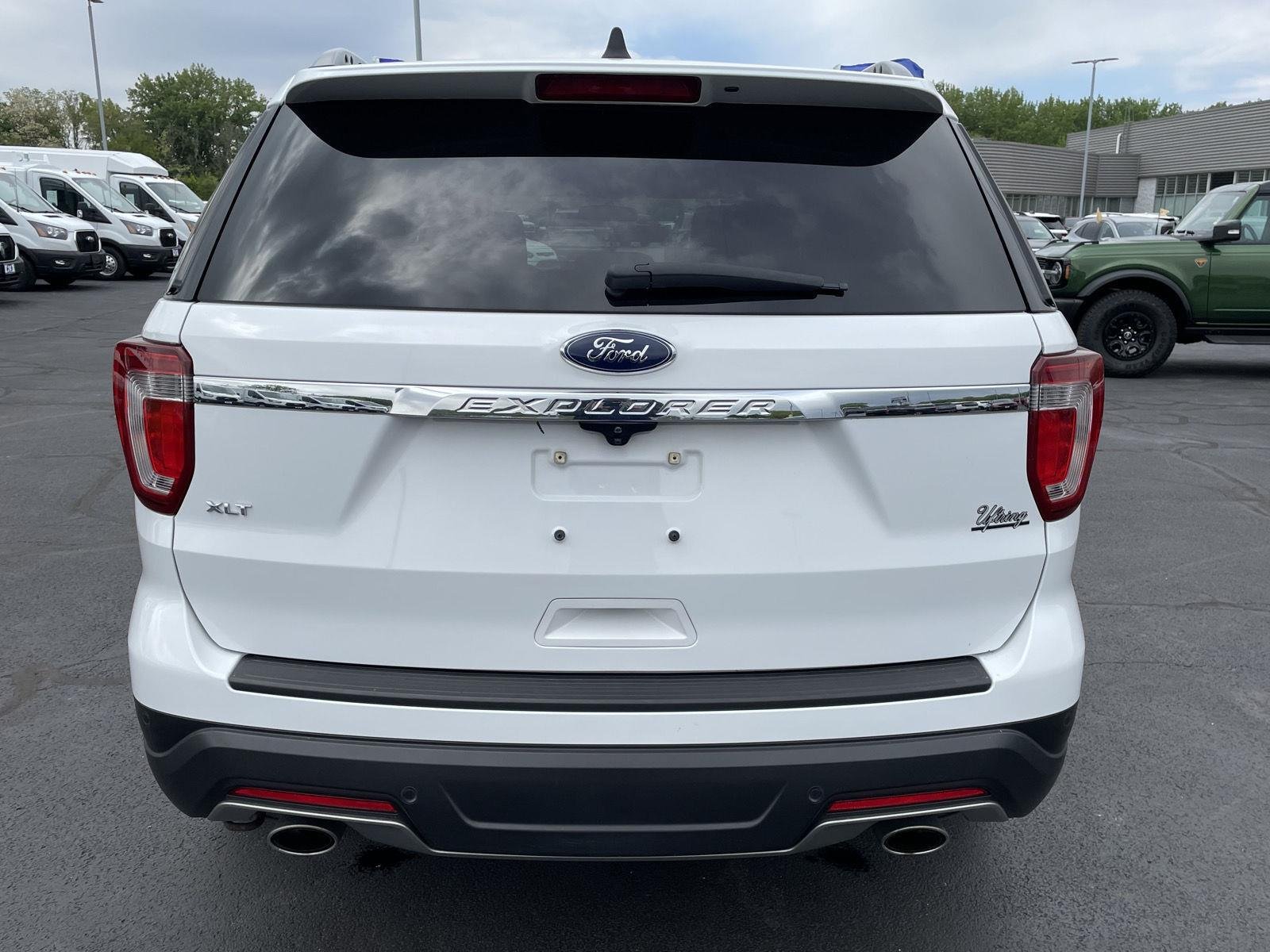 Certified Used 2018 Oxford White Ford XLT image 4
