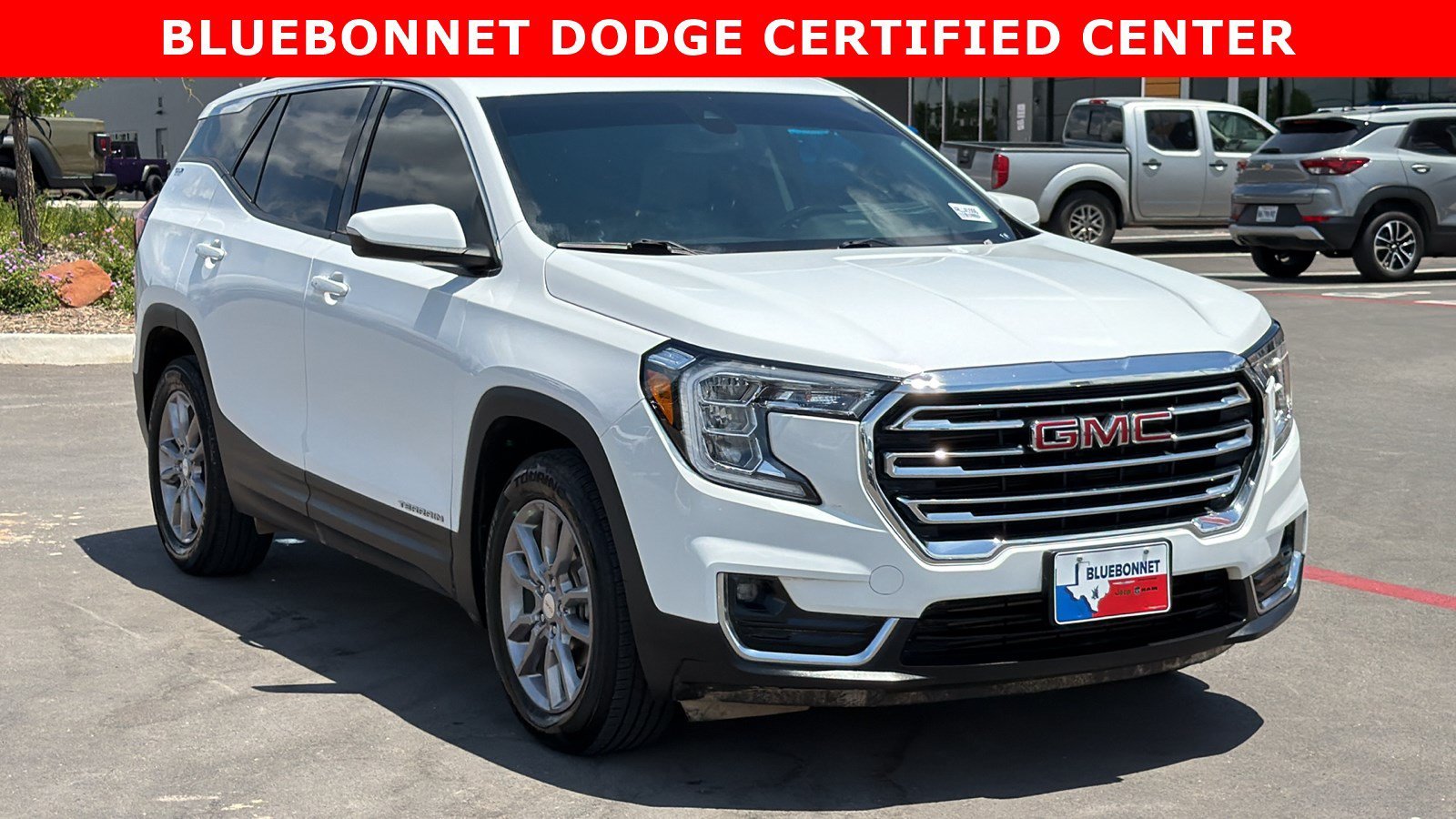 Used 2024 Summit White GMC SLT image 3