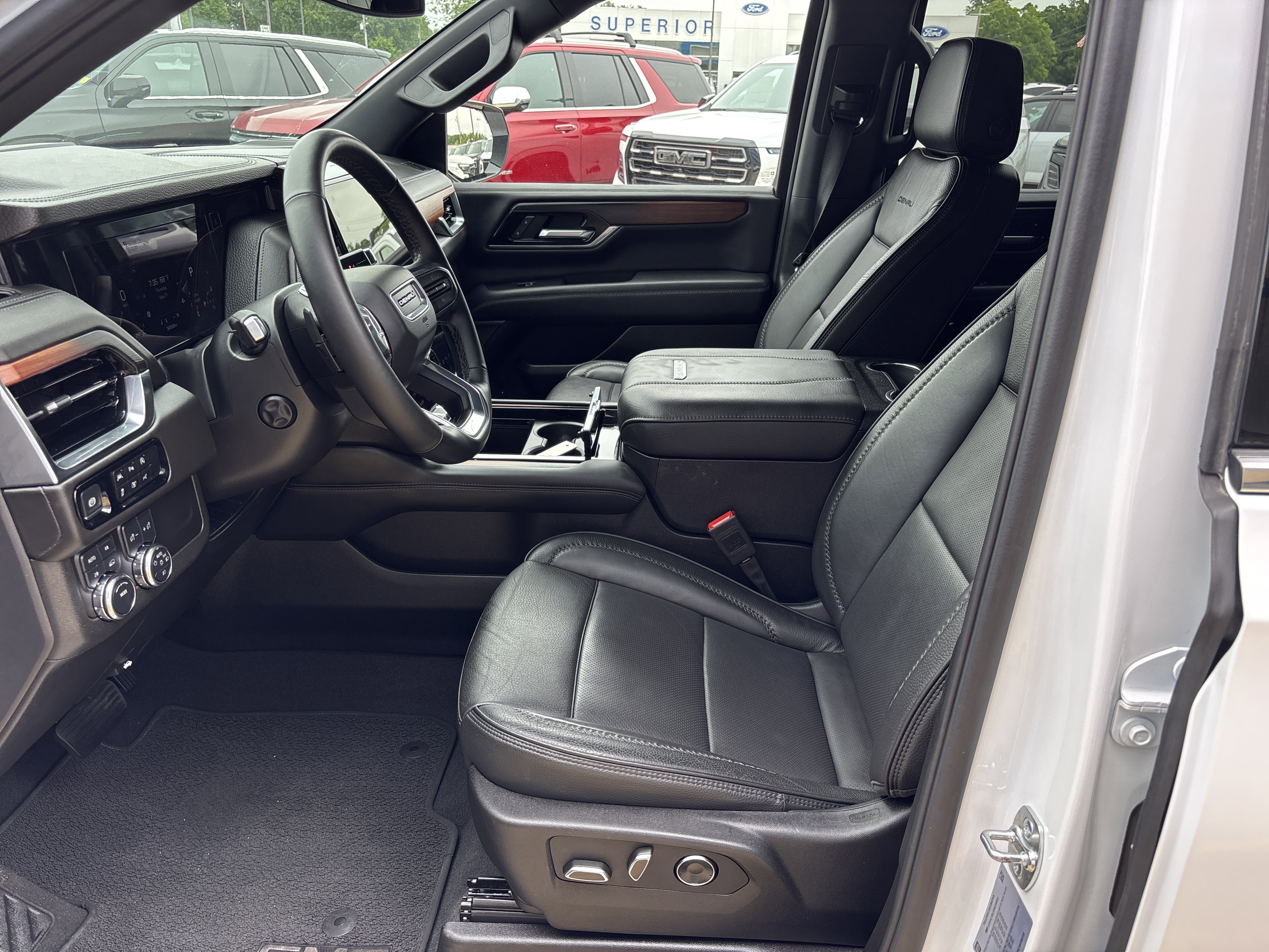 Used 2025 Summit White GMC Denali image 17