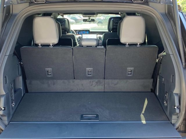 New 2026 Gray Ford Platinum image 27