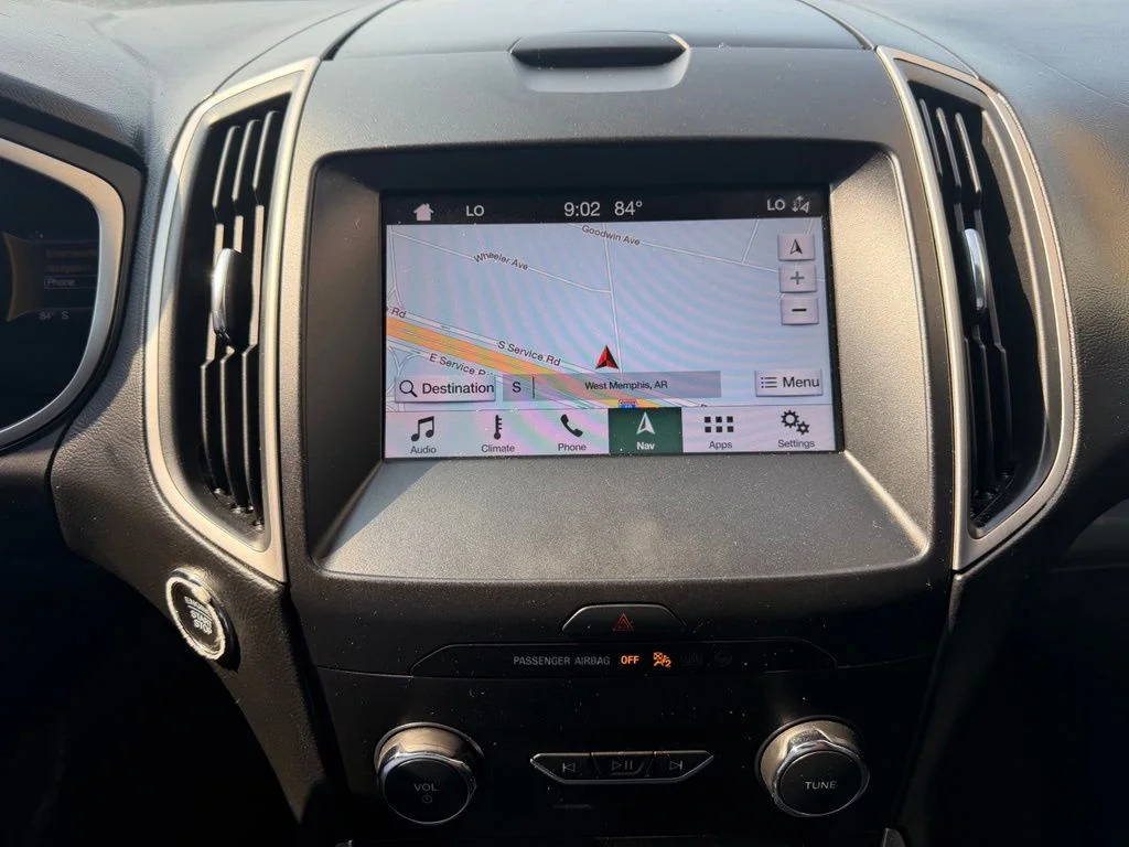 Used 2019 Black Ford SEL image 29