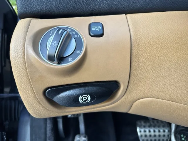 Used 2011 Gray Mercedes-Benz SL 550 image 24