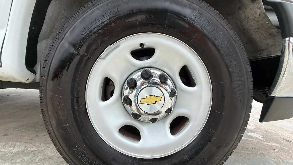 Used 2025 Summit White Chevrolet 1LT image 35