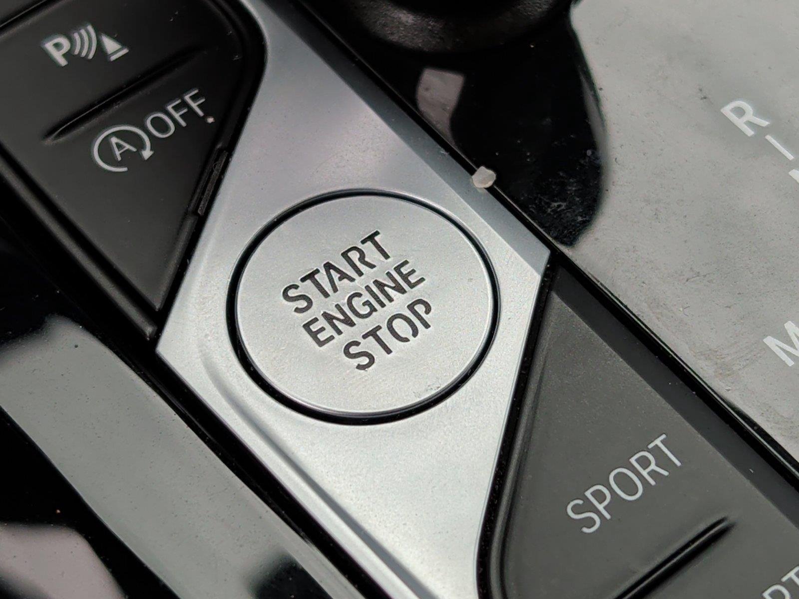 Used 2022 Black Sapphire Metallic BMW xDrive30i image 23