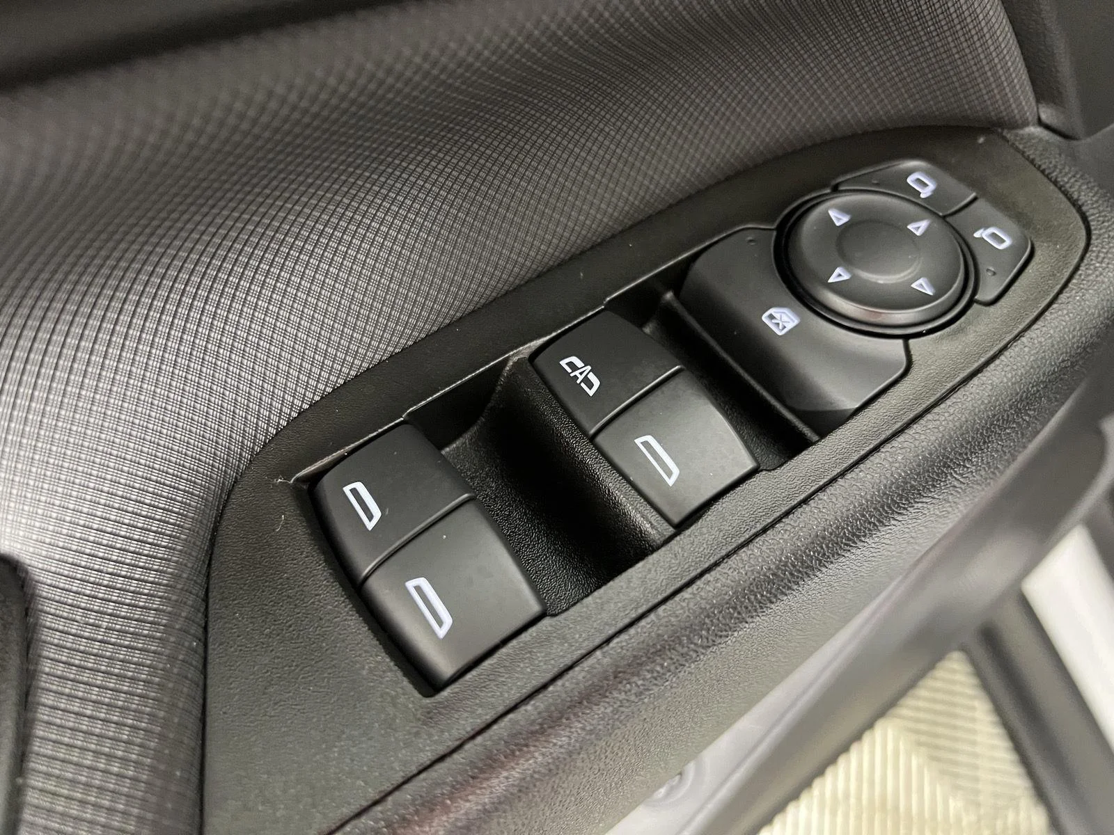 Used 2022 Summit White Chevrolet RS image 12