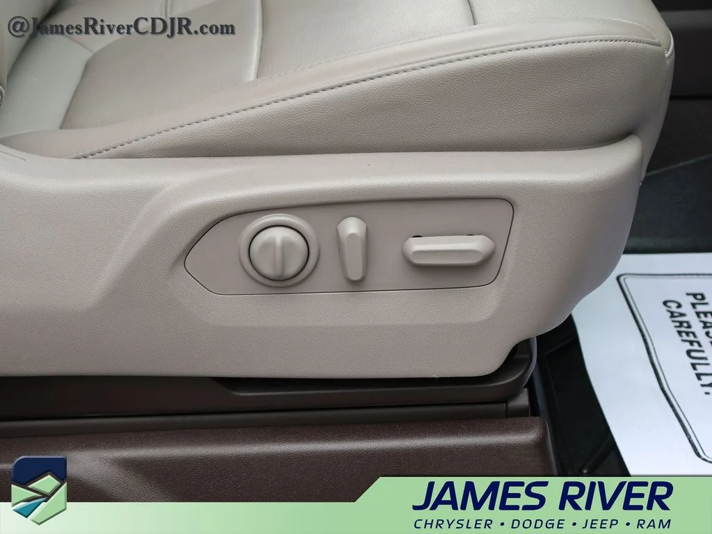 Used 2019 White GMC SLT image 10