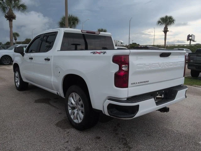 Used 2025 White Chevrolet Custom image 6