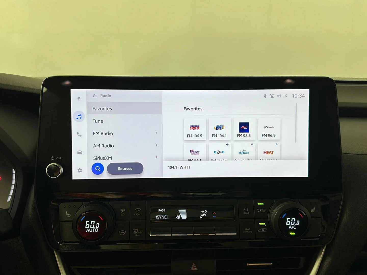 Used 2024 Wind Chill Pearl Toyota XLE image 15