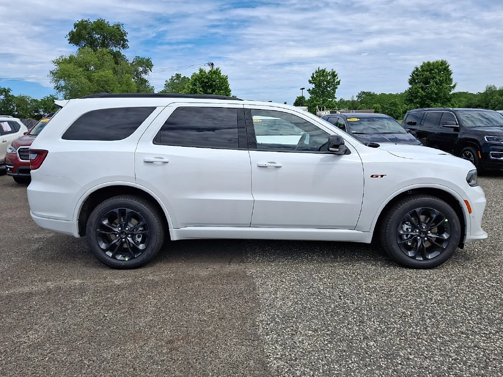 New 2026 White Knuckle Clear-Coat Exterior Paint Dodge GT Plus image 9