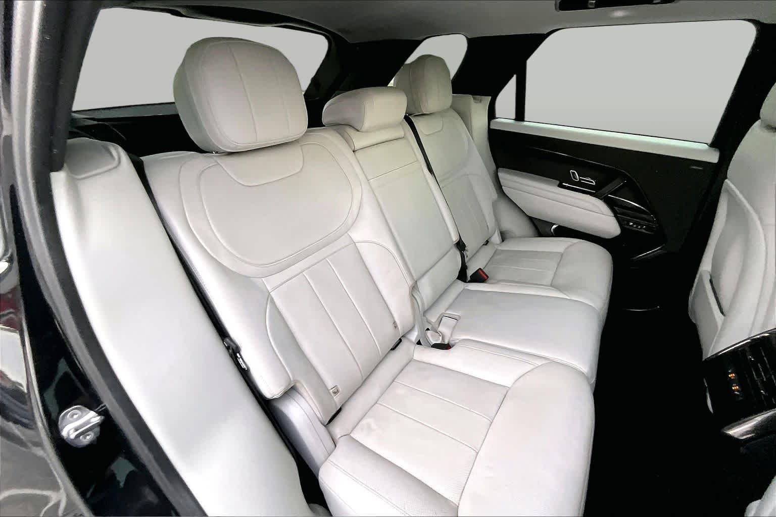 Used 2024 Santorini Black Metallic Land Rover SE image 20