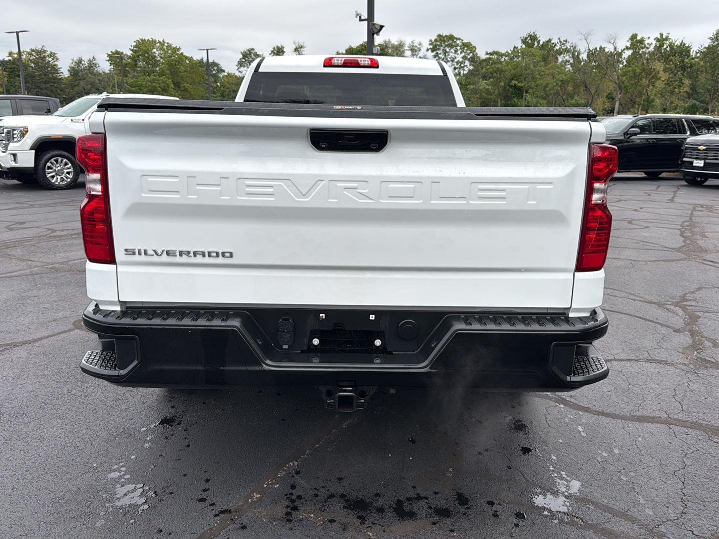 Used 2022 SUMMIT WHITE Chevrolet Work Truck image 4