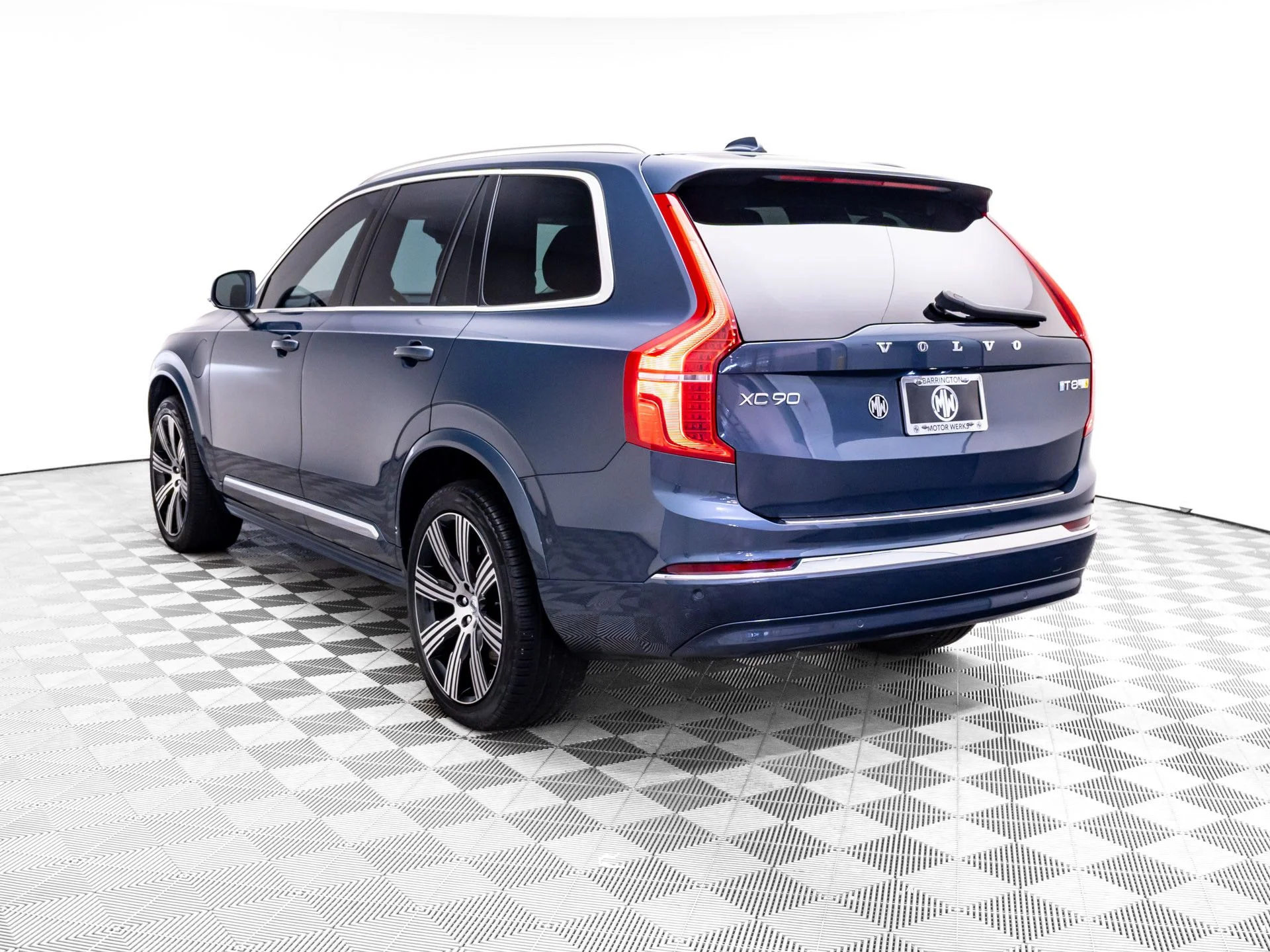 Used 2025 Blue Volvo T8 Ultra image 3