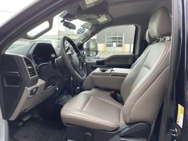 Used 2022 Blue Metallic Ford XL image 7